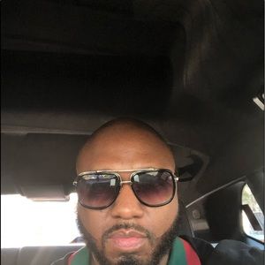 Meet your Posher, Gregory